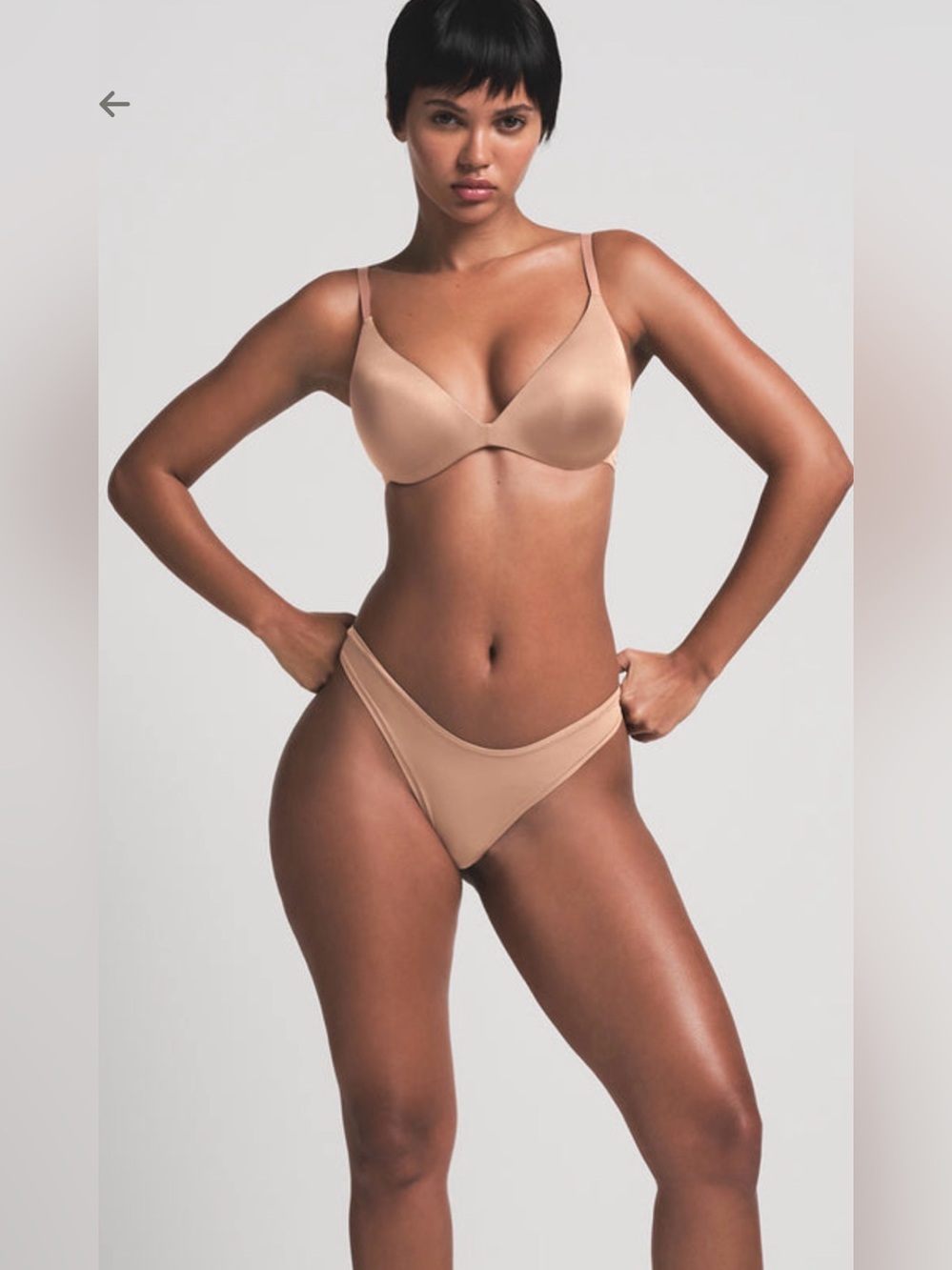 SKIMS WIRELESS FORM SUPER PUSH-UP BRA- Call outs NWT